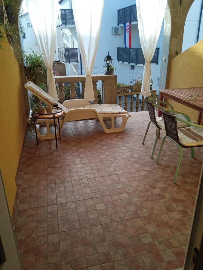 Apartments Tomic Vodice Ngoại thất bức ảnh