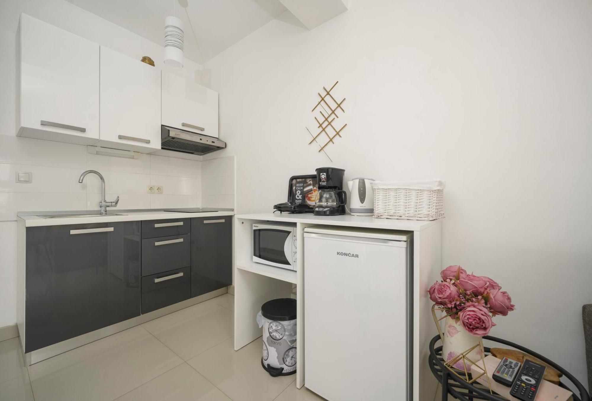 Apartments Tomic Vodice Ngoại thất bức ảnh